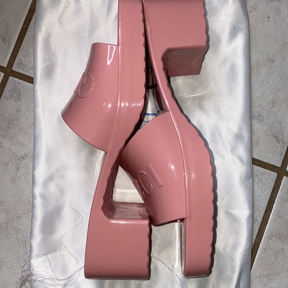 Sandals - Picture 8 of 9